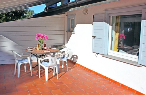 Colico Piano Apartment | Sole 1 Terrace Holiday Apartment with Pool