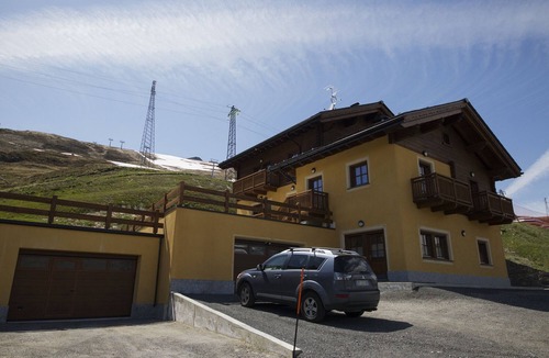 Sant'Anna Apartment | Sole Ski in- Ski out 50m, Livigno, Italy