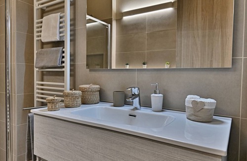 Aer Apartment | Sole - Theater Home, in the historic center
