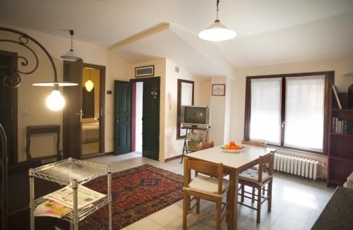 Vigevano Apartment | Sotto i merli