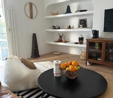 Forze Armate - Sella Nuova Apartment | Southern Milan M1 Red line metro 20 min to city center