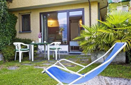 Porto Valtravaglia Apartment | Spacious 1-room apartment with about 1. 300 m² large well-kept garden plot