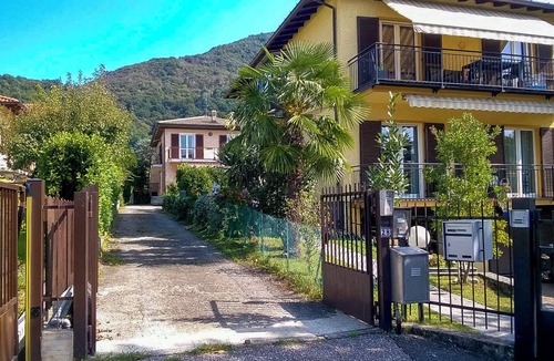 Maccagno Apartment | Spacious 4-room apartment with private garden only about 100 m from the beach