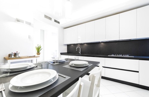 Casoretto Apartment | Spacious and elegant 170 sqm apartment for 6 people just outside the center of Milan.
