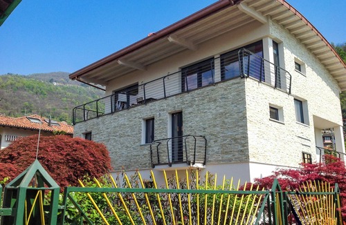 Maccagno Apartment | Spacious, light-flooded 2-room apartment with balcony & beautiful lake view