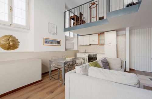 Zona Zara House | Spacious mezzanine studio apartment located on the ground floor of an apartment building, perfecy for 4 people. The apartment is just steps from the MM5 purple "Marche" line, which is perfectly connected to several areas of interest in the city and just