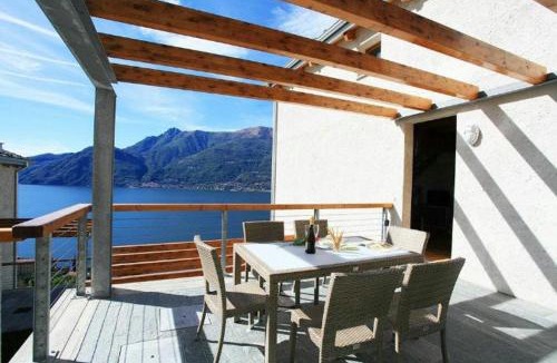 Bellano House | Spectacular views and modern living on Lake Como