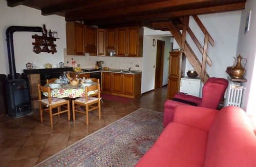 Bugiallo House | splendid mountain house with large garden, breathtaking lake view