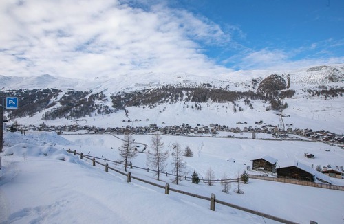 Sant'Anna Apartment | Sponda Ski in- Ski out 50m, Livigno, Italy