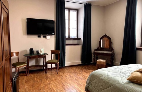 Volta Mantovana Bed & Breakfast | Stanza d'epoca (Volta Mantovana) Stanza in dimora two steps from Lake Garda