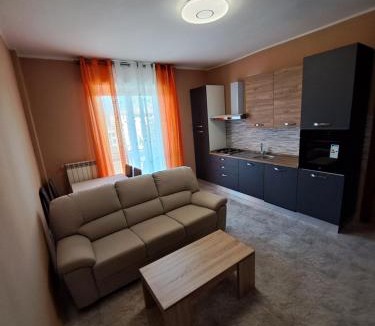 Cinisello Balsamo House | Stanza Fulvio Testi 174 MI