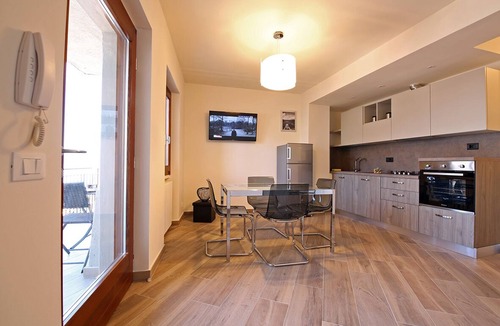 Lezzeno House | STRATEGIC LOCATION NEAR BELLAGIO! APT WITH BALCONY GARDEN, & STUNNING VIEW!