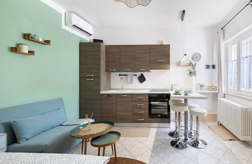 Rivoltella Apartment | Studio Apartment 'Il Sire - Casa Vacanza' with Private Terrace, Wi-Fi and Air Conditioning