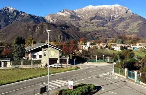 Cremeno Apartment | Studio apartment 12 - 5 mins to ski area and mountains treks