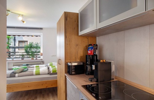 Mittenwald Apartment | Studio Apartment 'Biendl' with Private Terrace and Wi-Fi