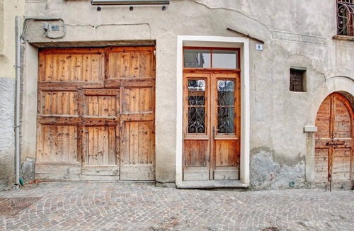 Bormio Apartment | Studio Apartment 'Premesan 2' with Mountain View and Wi-Fi