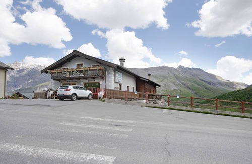 Sant'Anna Apartment | Studio Apartment "Trela" near Slopes with Balcony & Wi-Fi