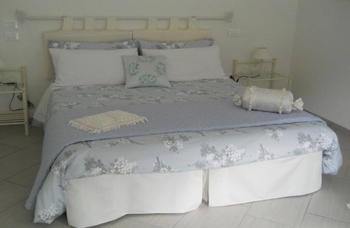 Canneto sull'Oglio Bed & Breakfast | Studio for disabled access for 3 people