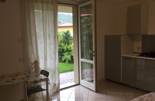 Entratico Apartment | Studio on the hill with garden