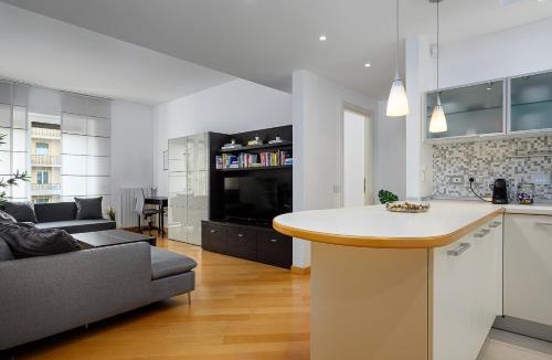 Bullona Apartment | Stylish condo garibaldi sempione 85m2 - self check-in