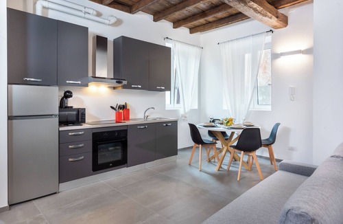 Robecco sul Naviglio Apartment | Suite apartment on Naviglio Castel view with balcony