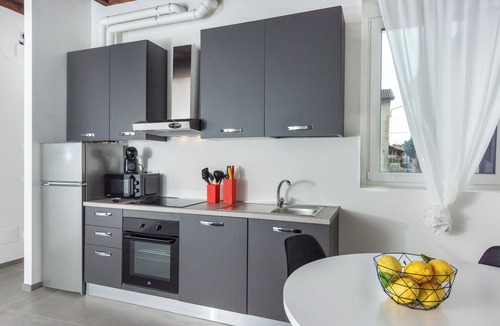 Robecco sul Naviglio Apartment | Suite apartment on Naviglio Castel view with balcony