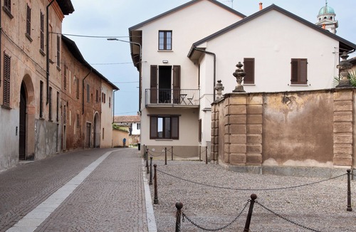 Carpenzago Apartment | Suite apartment on Naviglio Castel view