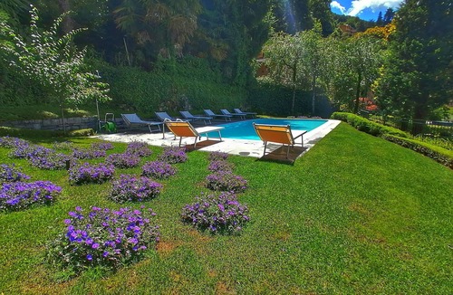 Riva Apartment | Suite "Barbo" at 2 steps from the lake - Resort with lounge bar, swimming pool and beach