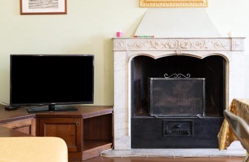 Capolago Apartment | Suite con camino e terrazza