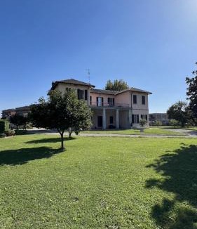Rozzano Apartment | Suites Mansion