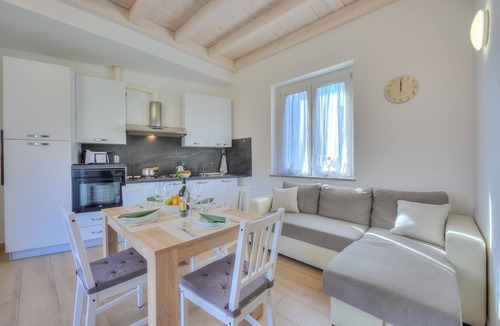 Arolo Apartment | Sunflower Terrace, Leggiuno, Italy