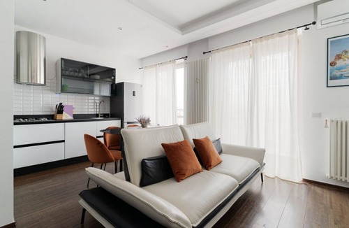 Crescenzago Apartment | Superior Apt with balcony and parking