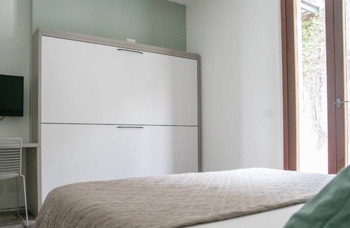 Sarnico Apartment | Surre Resort. .