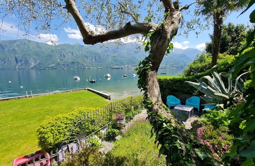 Limonta Villa | Surrounded by nature on the beach of Bellagio - a Lake Como retreat