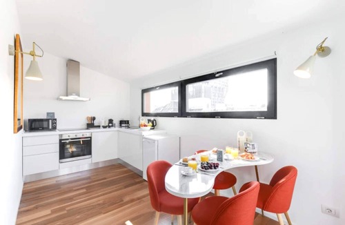 Milan Centre Apartment | Sweett | Duomo View III