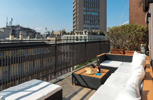 Milan Centre Apartment | Sweett | Duomo View III