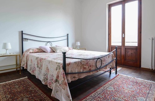 Visgnola Apartment | TATA - Immersed in the valley of olive trees