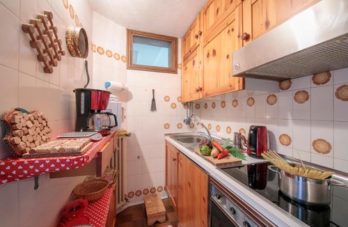 Teola Apartment | Teola Apartment Sleeps 4