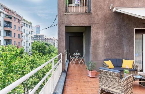 Fiera Apartment | Terrazza Milanese - San Siro, Fiera & City Life - RINNOVAMENTO FACCIATA PALAZZO IN CORSO