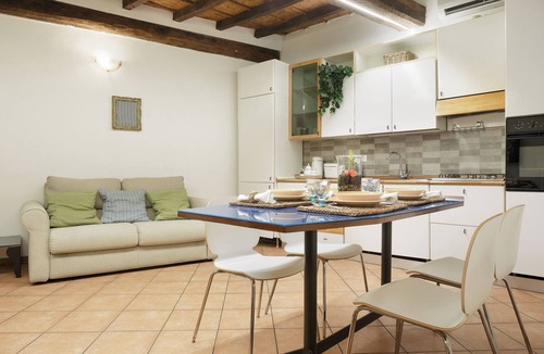 Vigevano Apartment | The Castle of the Ladies - The Male