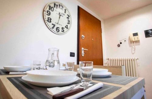 Clusone Apartment | The clock house -Centro storico-