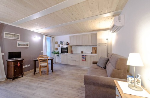 Torno Apartment | The hamlet of Torno - La Piccola