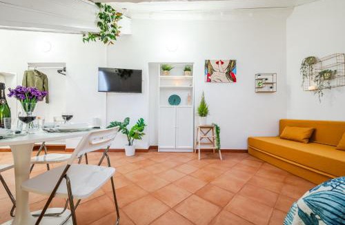 Tricolore Apartment | tHE White Jungle - San Babila Attic