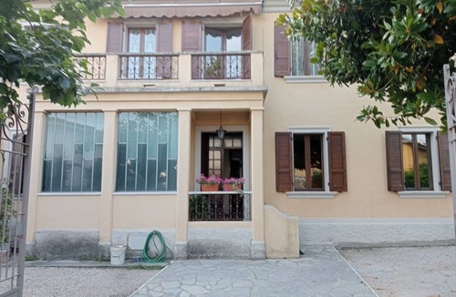 Ponti sul Mincio Apartment | Three-room apartment placed in portion building