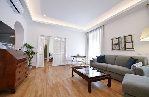 Rione XVI Ludovisi Apartment | Three Steps from Spanish Steps