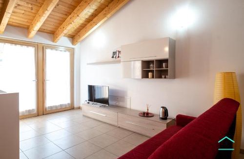 Travedona-Monate Apartment | Travedona Loft by lake Ixihome