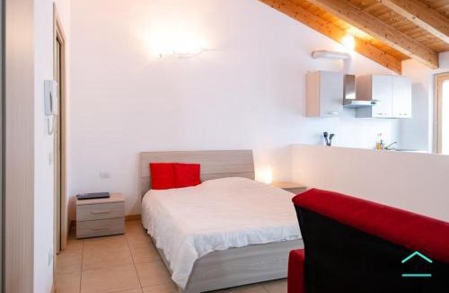 Travedona-Monate Apartment | Travedona Loft by lake Ixihome