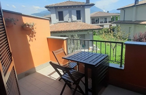 Raffa Apartment | Two-room apartment nestled in the greenery of Lake Garda, with swimming pool and garden