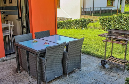 Vignola House | Ulivo Holiday Home with Lake View