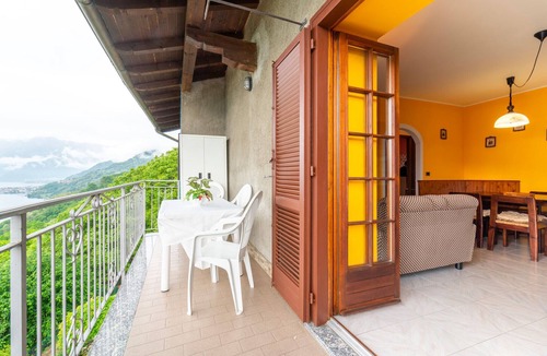 Cerceno Apartment | Un Balcone sul Lago by Wonderful Italy